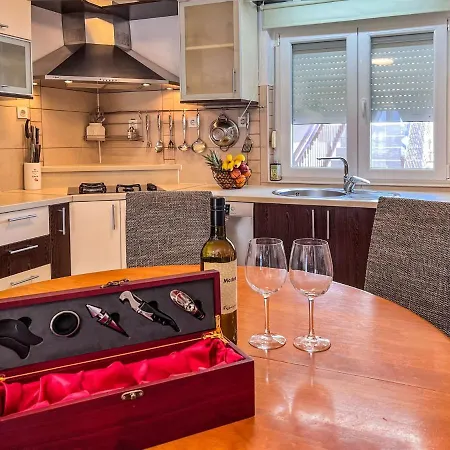 公寓 Zara 比奥格勒·纳·莫鲁