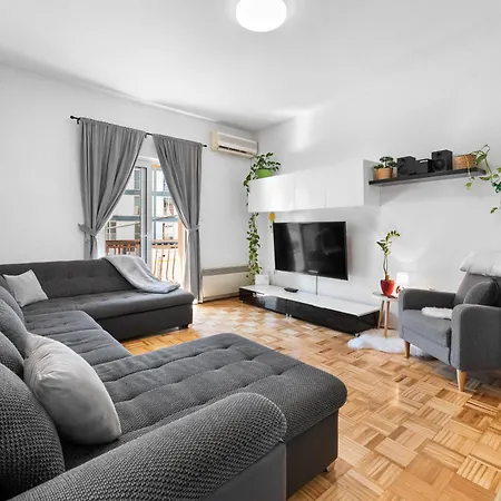 Zara アパート ビオグラード・ナ・モル