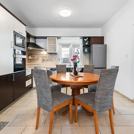 Zara Apartment